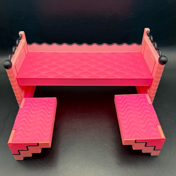 LOL Surprise OMG House of Surprises Dollhouse Bed Pop Up Pull Outs Replacement - Picture 2 of 10